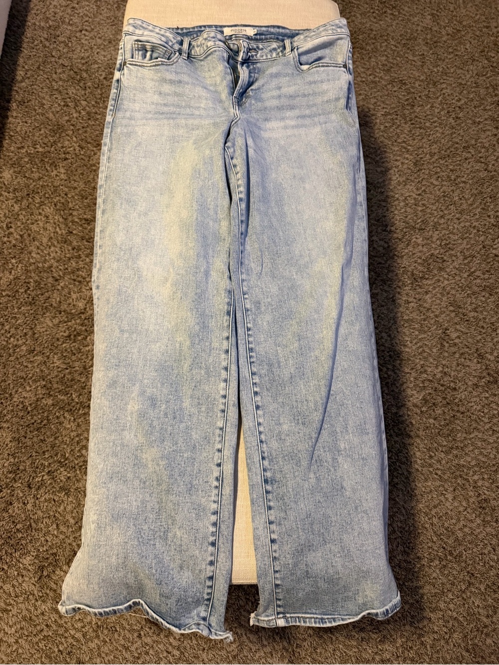 Light Wash Women’s Straight-Leg Jeans